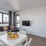 View * ワルシャワ